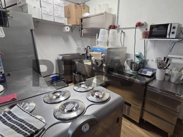 Locale Commerciale in vendita a San Rocco, Ravenna