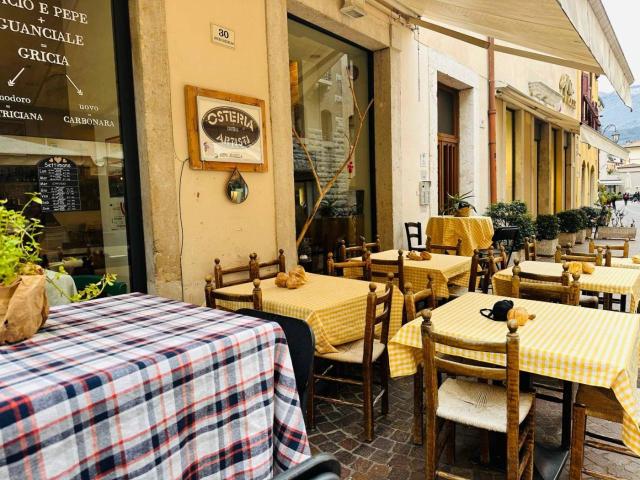 Locale Commerciale in vendita a Comunità Alto Garda e Ledro, Riva
