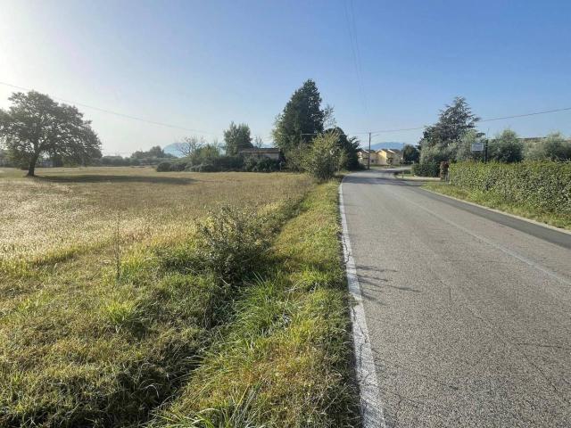 Locale Commerciale in vendita a Roccasecca, Lazio
