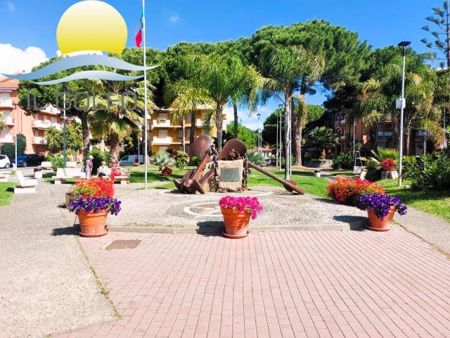 Locale Commerciale in vendita a San Bartolomeo Al Mare, Liguria