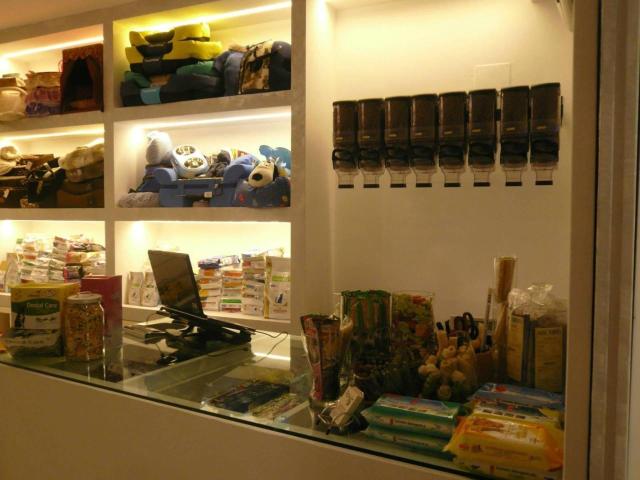 Locale Commerciale in vendita a Mare, Marche
