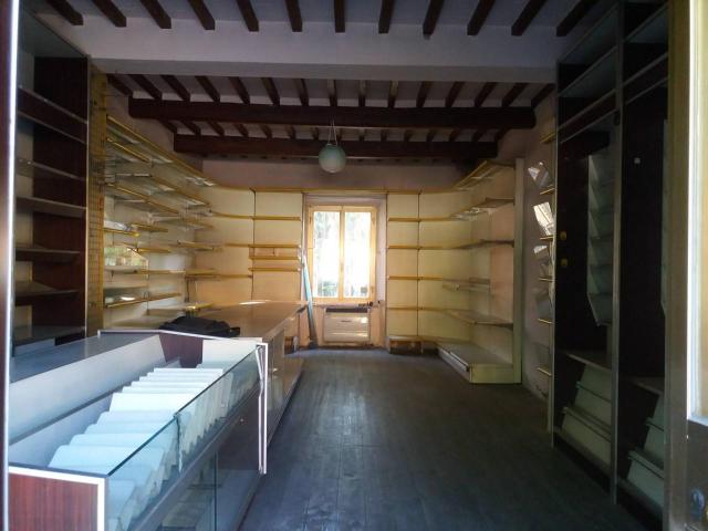 Locale Commerciale in vendita a Gello, San Giuliano Terme