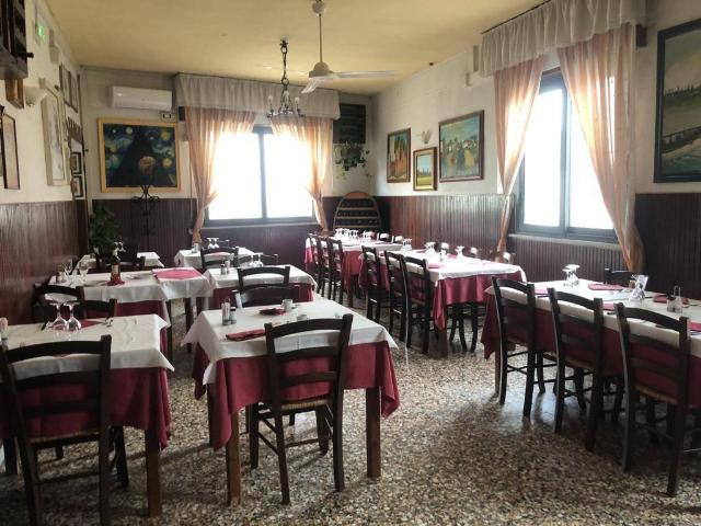 Locale Commerciale in vendita a Piaggia, San Giuliano Terme
