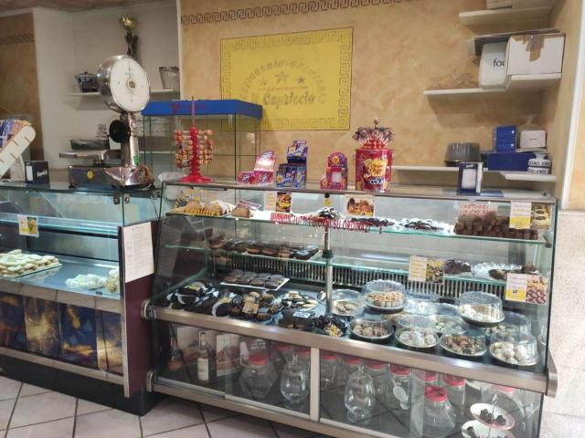 Locale Commerciale in vendita a Puglia, Lecce