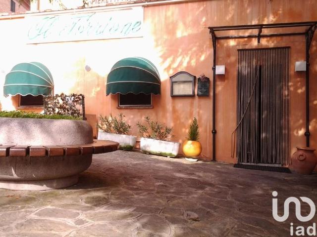 Locale Commerciale in vendita a Marche, Ancona