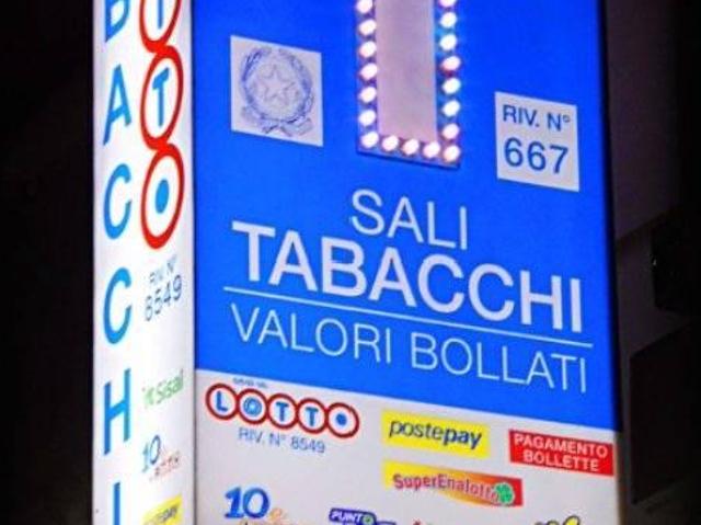 Locale Commerciale in vendita a Marena, Marche