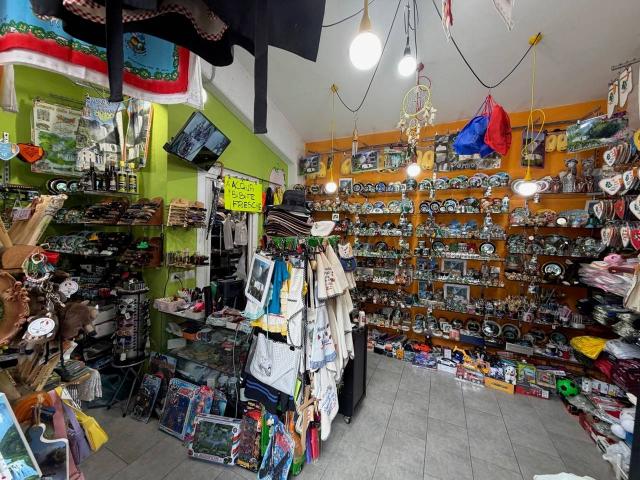 Locale Commerciale in vendita a Terni, Umbria