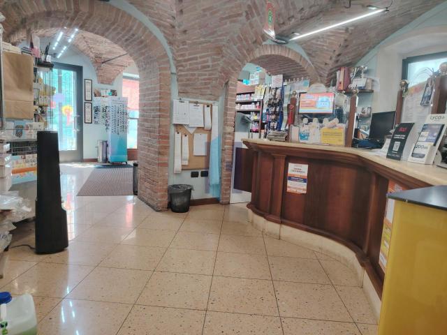 Locale Commerciale in vendita a Travagliato, Lombardia