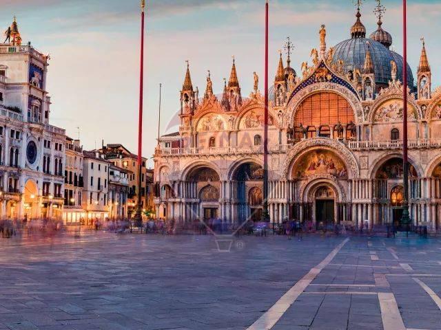 Locale Commerciale in vendita a Venezia