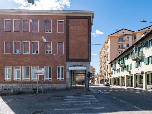 Locale Commerciale in vendita a Verzuolo, Piemonte