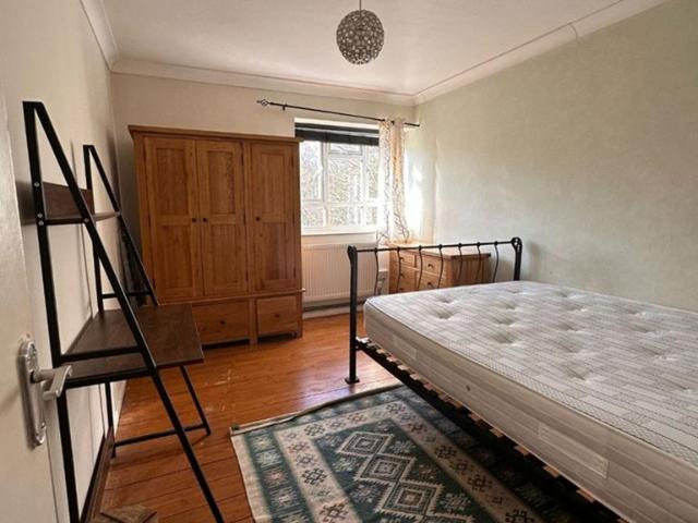 Apartment for rent in Southfields, Greater London