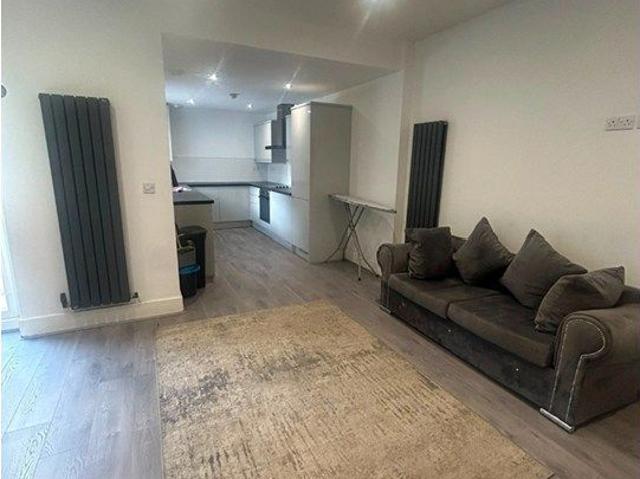 House for rent in Kensington, Calderstones