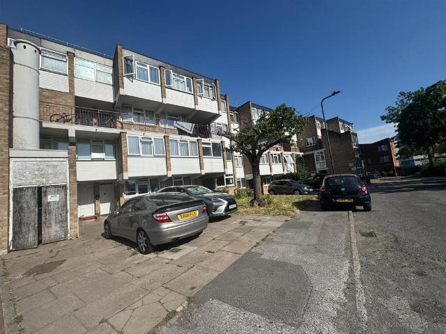 Apartment for rent in Preston, Greater London