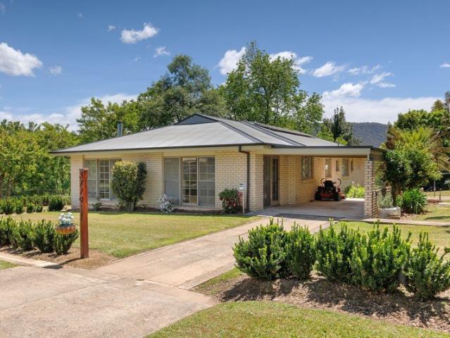 House for sale in Eskdale, Victoria