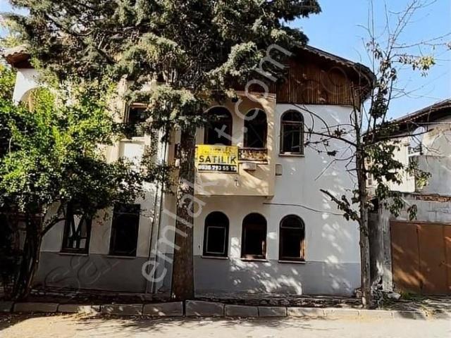 Isparta Merkez içerisinde satılık Villa