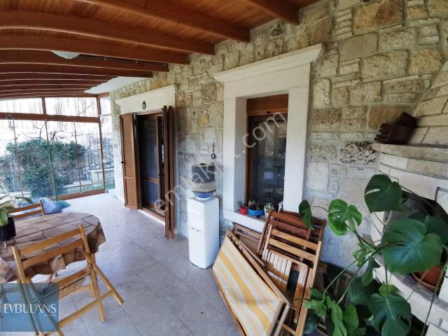 Foça, İsmetpaşa Mahallesi içerisinde kiralık Villa