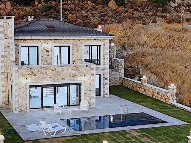 Yenibağarası Mahallesi, Foça içerisinde satılık Villa
