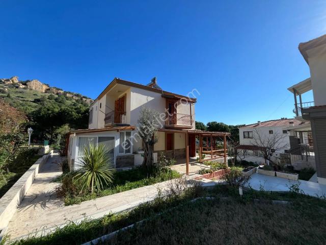 Foça, İzmir içerisinde kiralık Villa