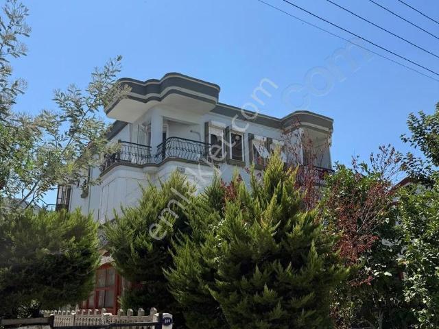 Atatürk Mahallesi, Foça içerisinde satılık mülk
