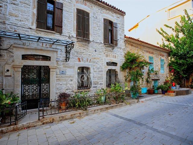 Foça, İzmir içerisinde satılık Villa