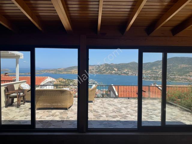 Foça, İzmir içerisinde kiralık Villa