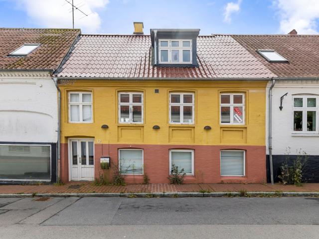 Villa til salg i Aakirkeby, Brøndby