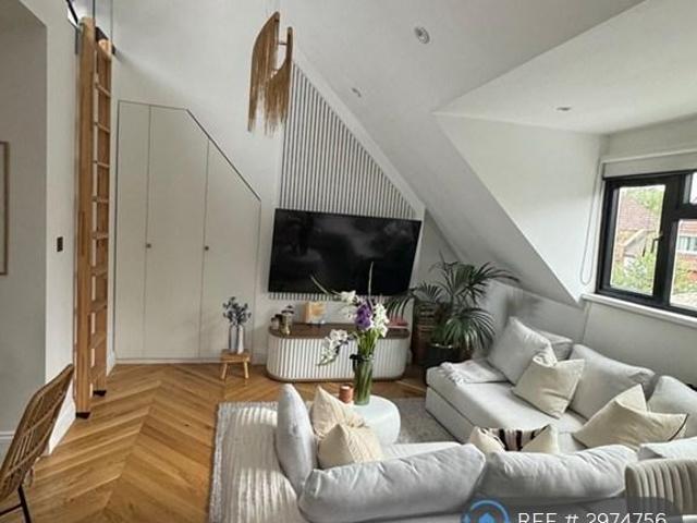 House for rent in London Borough of Ealing, Greater London