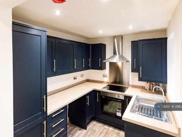 House for rent in Cabbage Hall, Calderstones
