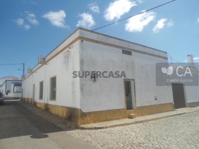 Armazém venda em Redondo, Évora