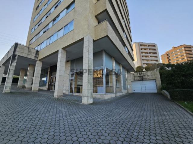 Armazém venda em Oliveira do Douro, Vila Nova De Gaia