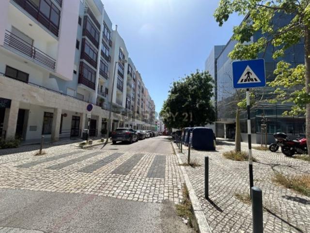 Armazém venda em Ramalha, Almada