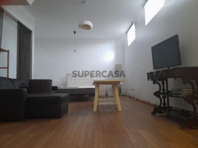 Armazém venda em Lisboa