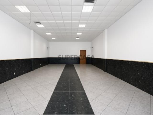 Armazém venda em Almada, Setúbal