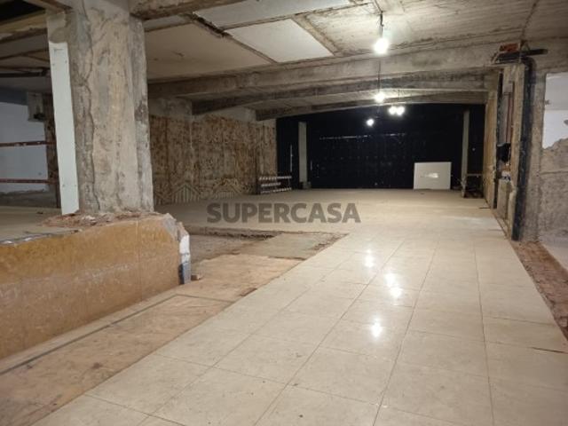 Armazém venda em Algés, Linda-a-Velha e Cruz Quebrada-Dafundo, Oeiras