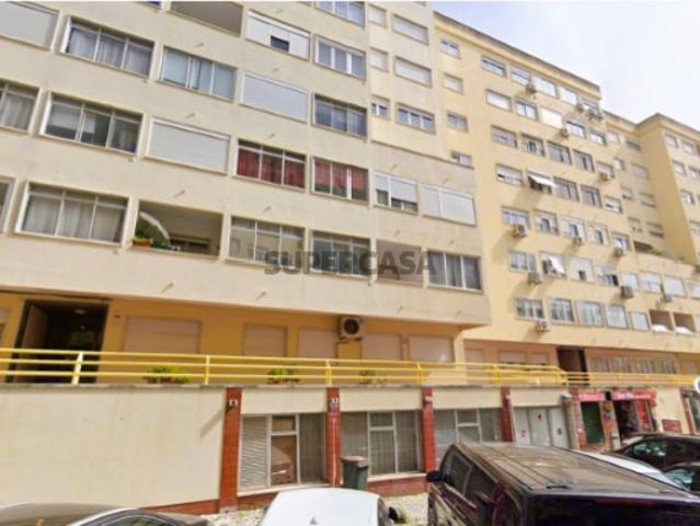 Armazém venda em Lisboa