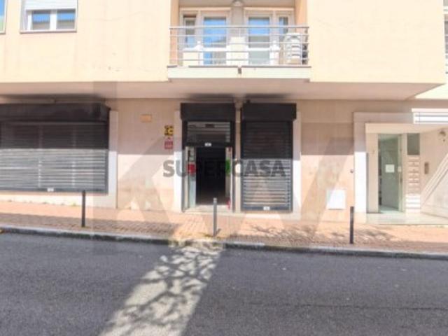Armazém venda em Núcleo Urbano Histórico de Algés, Oeiras