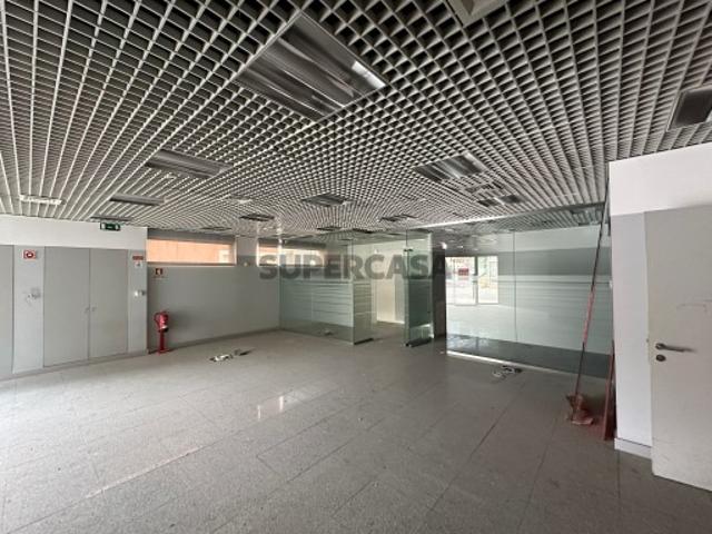 Armazém venda em Santarém