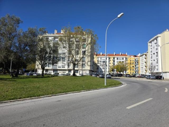 Armazém venda em Amadora, Lisboa