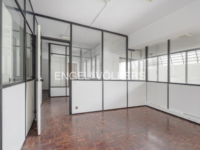 Ponto Comercial alugar em Lumiar, Ameixoeira