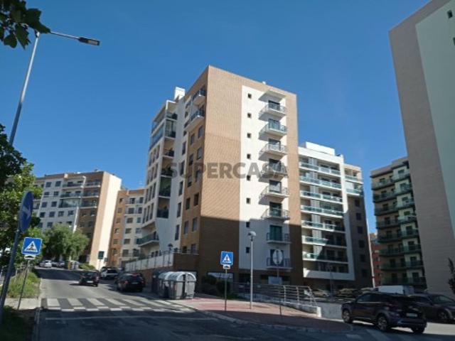 Armazém venda em Colinas do Cruzeiro, Odivelas