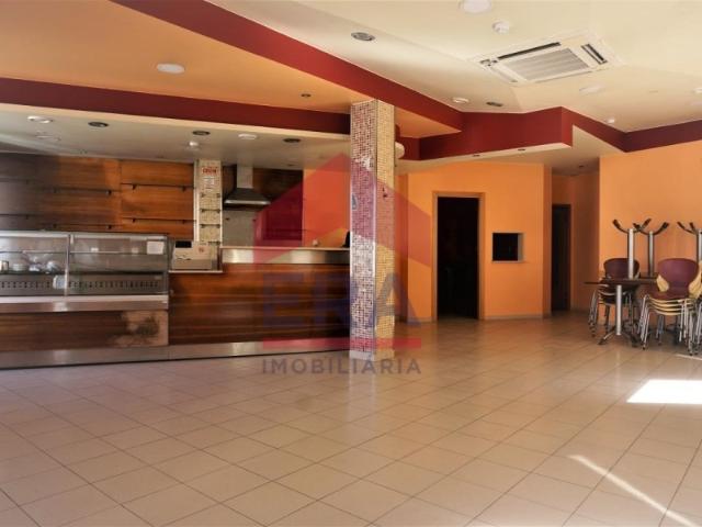 Loja venda em Olho Marinho, Óbidos