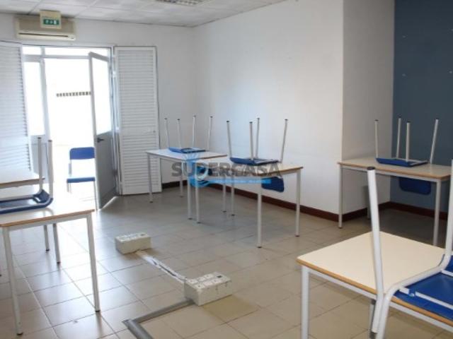 Armazém venda em Albufeira e Olhos de Água, Albufeira