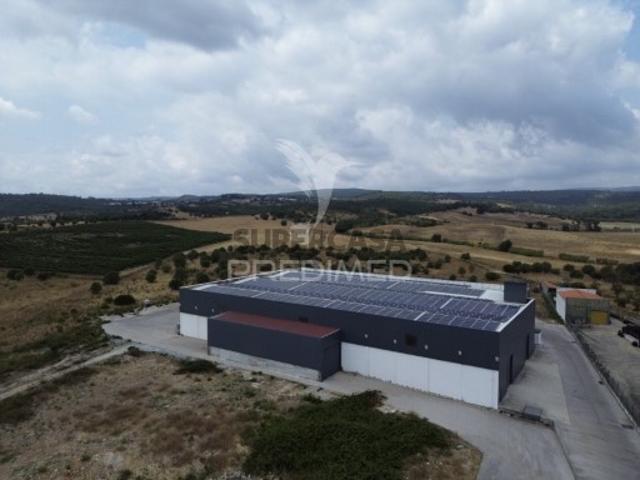 Armazém venda em Alcanena, Santarém