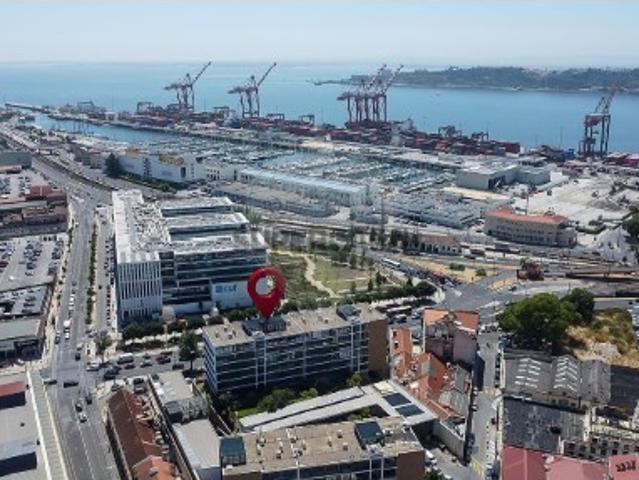 Armazém venda em Lisboa