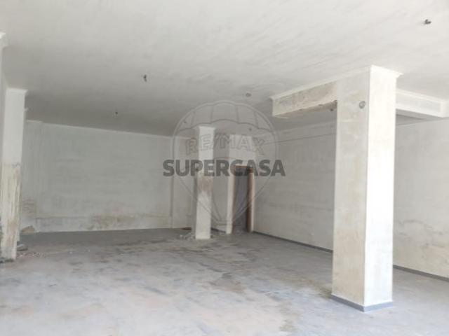 Armazém venda em Alenquer, Paredes