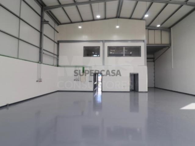 Armazém venda em Alenquer (Santo Estêvão e Triana), Alenquer