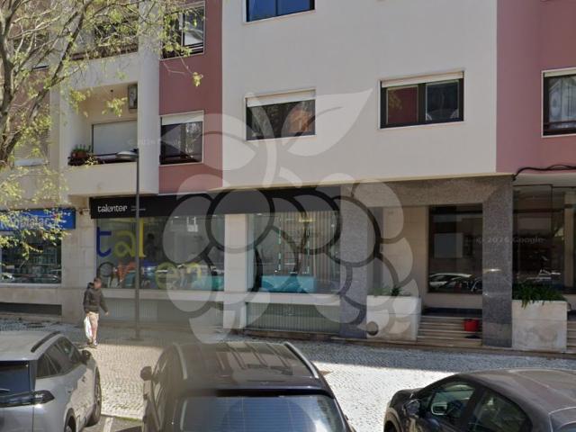 Loja venda em Baixa de Algés, Oeiras