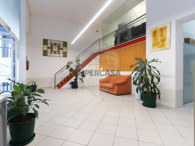 Armazém venda em Oeiras, Lisboa