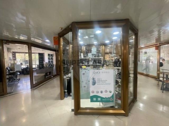 Armazém venda em Oeiras, Lisboa