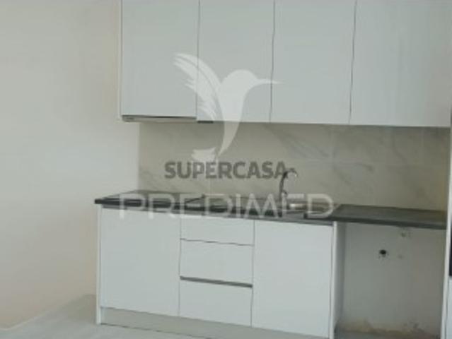 Armazém venda em Almada, Setúbal